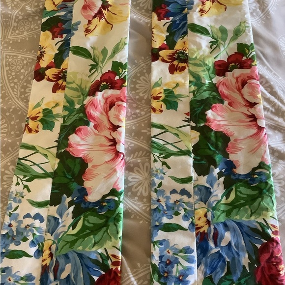 Two Country Floral Valances - Picture 6 of 8